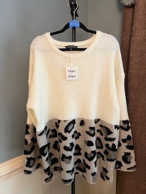 DAVI & DANI Cream Crewneck Sweater with Gray and Black Leopard Panel
